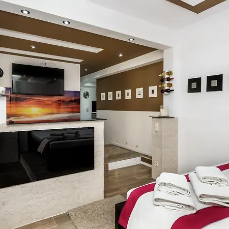 C.8 Indigo&Leon #Suite_In_City_Center Thessaloniki Exterior photo